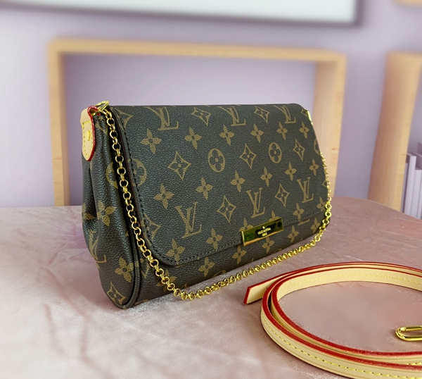 ルイヴィトンバッグ背面デザイン